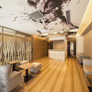 Capsule Room Male Only